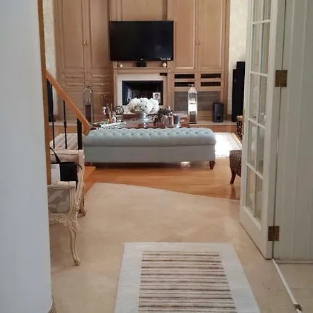 Luks Villa *