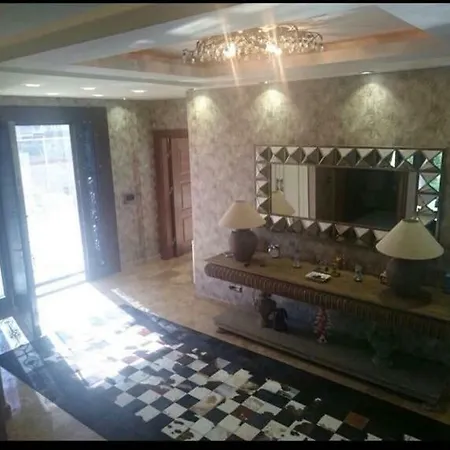 Luks Villa *